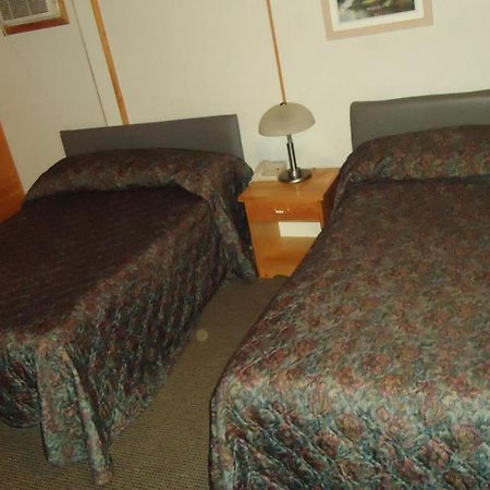 Dreamland Motel Moose Jaw Buitenkant foto