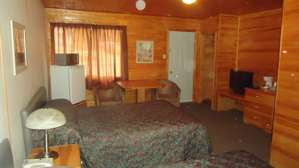 Dreamland Motel Moose Jaw Kamer foto